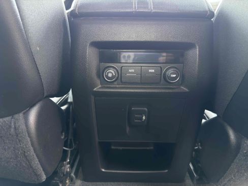 Used 2019 Chevrolet Traverse LT w/ LPO, Floor Liner Package FWD image 73
