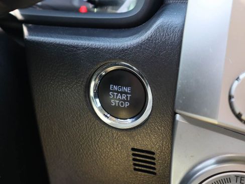 Used 2021 Toyota 4Runner Limited AWD/4WD image 20