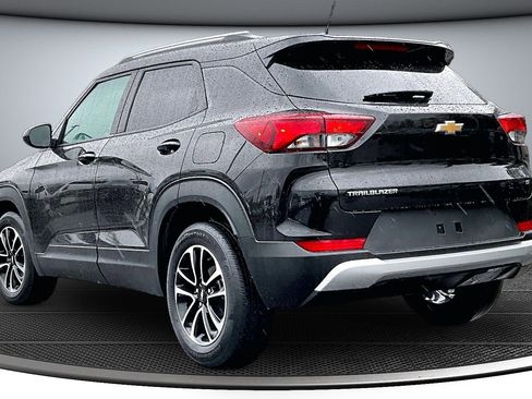 Used 2025 Chevrolet TrailBlazer LT FWD image 4