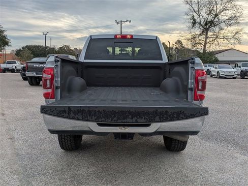 Used 2024 RAM 2500 Tradesman w/ Chrome Appearance Group image 13