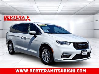 Used 2023 Chrysler Pacifica Touring-L FWD video 1