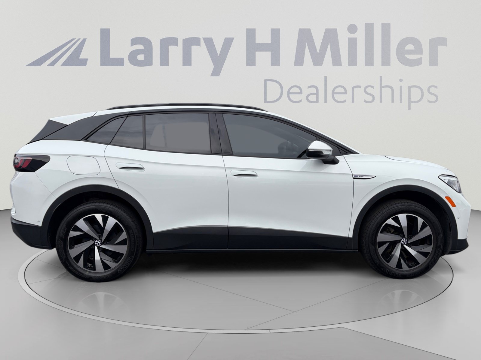 Used 2023 Volkswagen ID.4 Pro AWD/4WD image 6