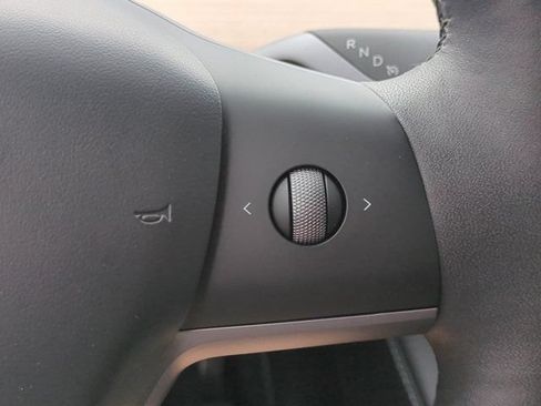 Used 2025 Tesla Model Y Long Range RWD image 23