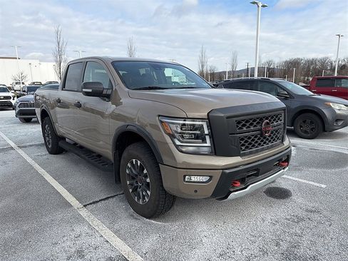 Used 2024 Nissan Titan PRO-4X w/ Pro-4x Convenience Package image 2