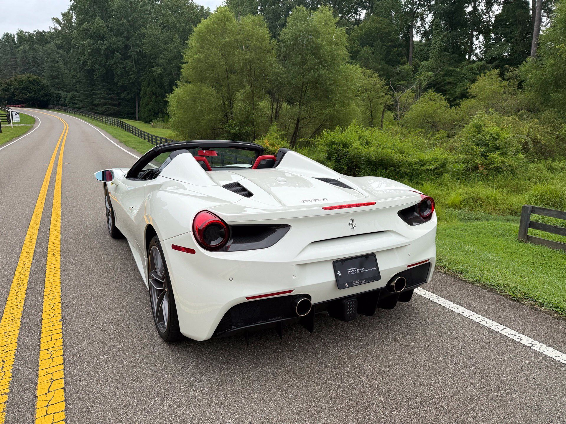 Used 2018 Ferrari 488 Spider RWD image 4