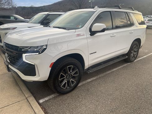 Used 2024 Chevrolet Tahoe Z71 w/ Luxury Package image 2