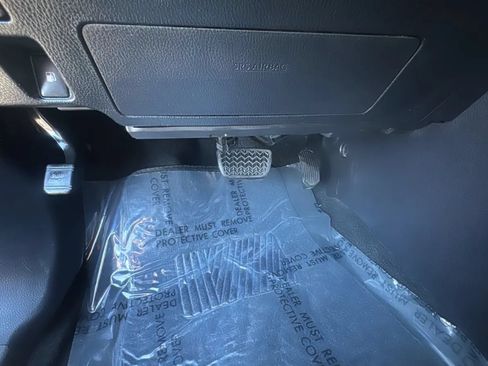 Used 2019 Toyota Highlander LE FWD image 29