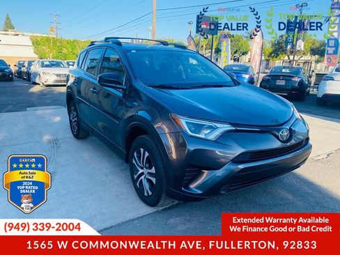 Used 2018 Toyota RAV4 LE w/ Carpet Mat Package FWD image 6