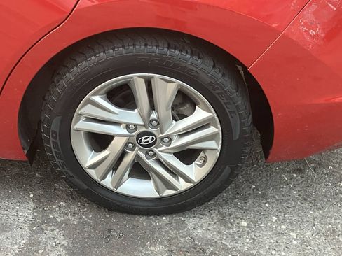 Used 2019 Hyundai Elantra SEL FWD image 14