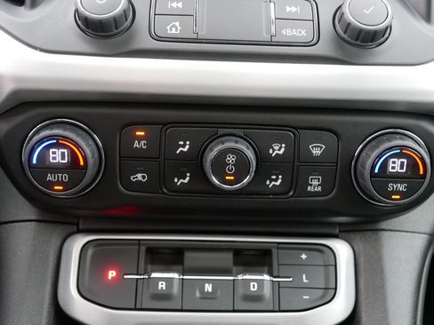 Used 2023 GMC Acadia SLT w/ Preferred Package image 23