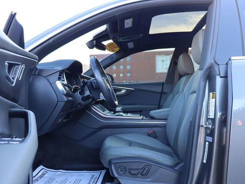 Used 2019 Audi Q8 Premium Plus w/ Premium Plus image 10