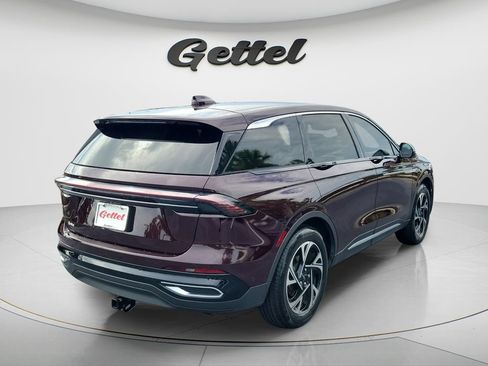 Used 2024 Lincoln Nautilus Premier AWD/4WD image 5