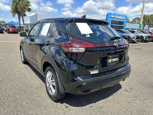 Used 2023 Nissan Kicks S FWD image 14