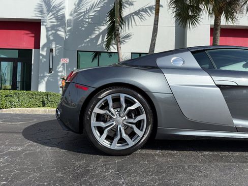 Used 2010 Audi R8 V10 AWD/4WD image 4
