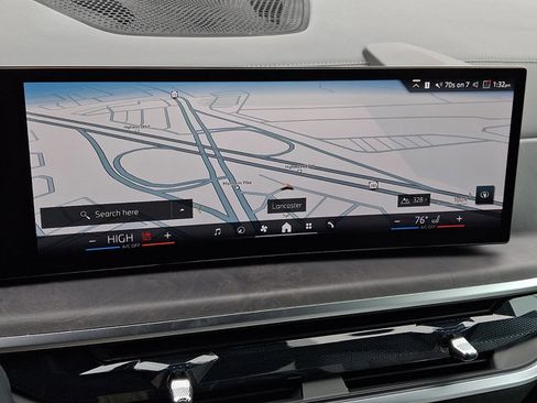 Certified 2025 BMW X5 xDrive50e w/ Climate Comfort Package image 19