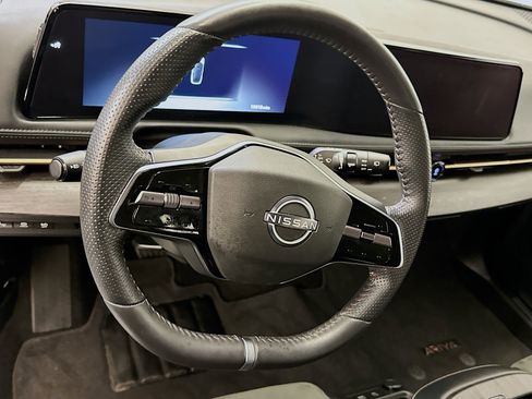 Used 2024 Nissan Ariya AWD image 18