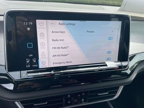 New 2026 Volkswagen Atlas Cross Sport SE AWD/4WD image 25
