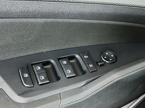 Used 2025 Kia Sportage LX FWD image 15
