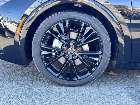 New 2026 Toyota Prius Plug-In Hybrid image 5