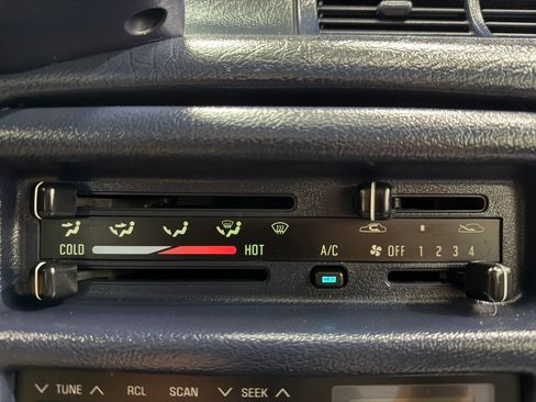 Used 1992 Geo Storm Hatchback FWD image 24