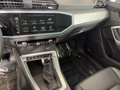 Certified 2025 Audi Q3 2.0T Premium image 4