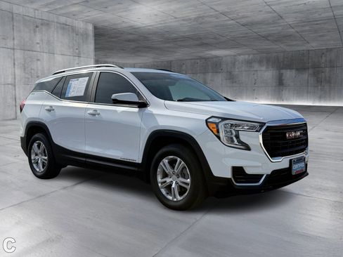Certified 2023 GMC Terrain SLE w/ Driver Convenience Package image 7