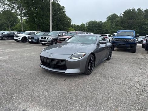 Used 2024 Nissan Z Performance w/ Floor Mat Package RWD image 6