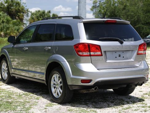 Used 2017 Dodge Journey SXT w/ Comfort/Convenience Group FWD image 5