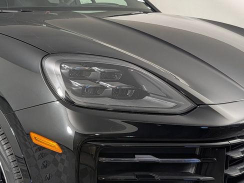 New 2026 Porsche Cayenne AWD/4WD image 15