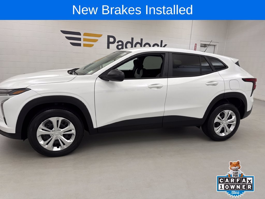 Used 2024 Chevrolet Trax LS FWD image 2
