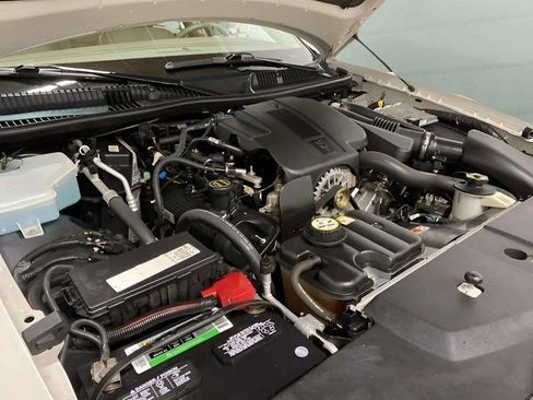 Used 2005 Lincoln Town Car Signature image 86