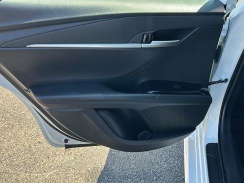 Used 2025 Toyota Camry LE FWD image 14