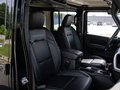 Used 2021 Jeep Wrangler Unlimited Rubicon 4xe w/ Cold Weather Group AWD/4WD image 22