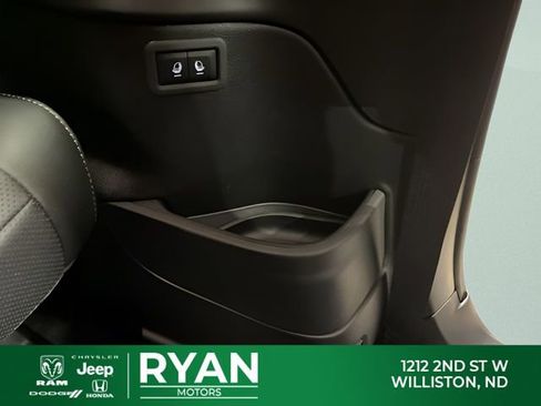 New 2026 Jeep Grand Wagoneer L Limited AWD/4WD image 70