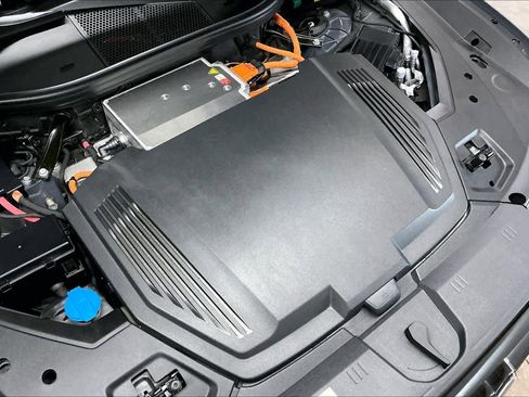 Certified 2024 Audi Q8 e-tron Prestige w/ Prestige Package image 34