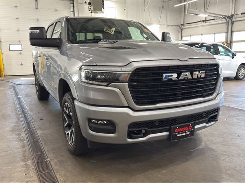 Used 2025 RAM 1500 Laramie AWD/4WD image 3