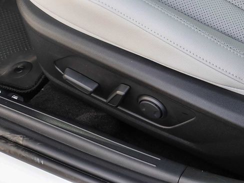 New 2026 Hyundai Elantra Limited FWD image 28