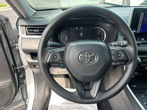 Used 2024 Toyota RAV4 XLE FWD image 19