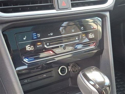New 2025 Volkswagen Taos SEL image 13