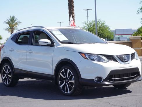 Certified 2019 Nissan Rogue Sport SL FWD image 4