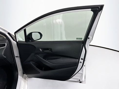 Used 2024 Toyota Corolla LE FWD image 30