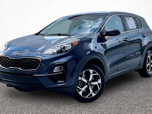 Used 2020 Kia Sportage LX AWD/4WD image 3
