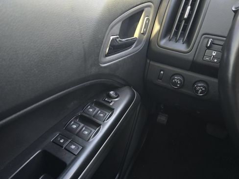 Used 2022 Chevrolet Colorado ZR2 w/ ZR2 Midnight Special Edition AWD/4WD image 25
