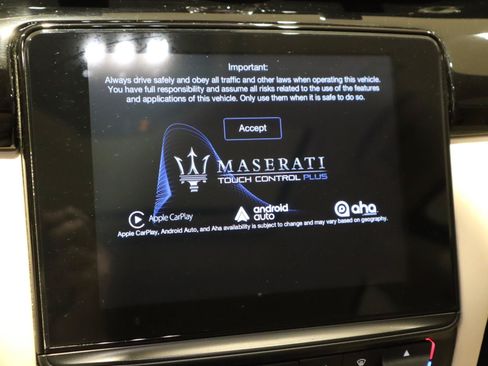 Used 2017 Maserati Quattroporte S GranLusso Q4 AWD/4WD image 39