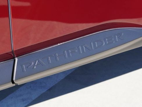 Used 2022 Nissan Pathfinder SL image 9