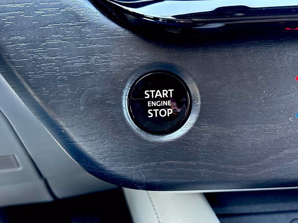 Certified 2025 Nissan Murano SV FWD image 21