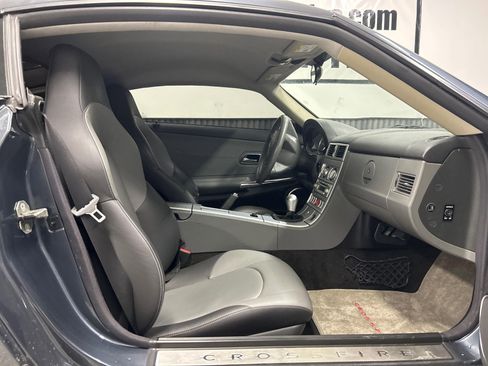 Used 2008 Chrysler Crossfire Limited image 11