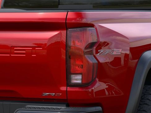 New 2026 Chevrolet Colorado ZR2 w/ Technology Package AWD/4WD image 11