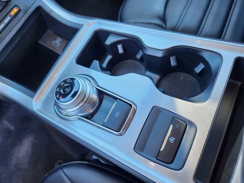 Used 2024 Ford Edge SEL image 15