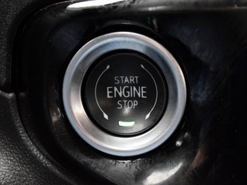 Used 2025 GMC Sierra 1500 SLT image 16